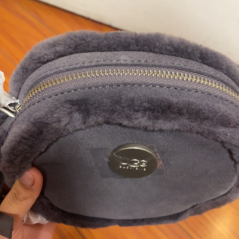 UGG Bailey Bow Suede Crossbody GREY - Picture 5 of 11